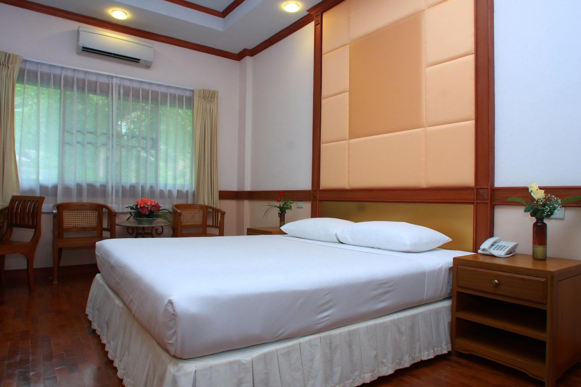 Suan Bua Hotel & Resort Ban Pong  Εξωτερικό φωτογραφία